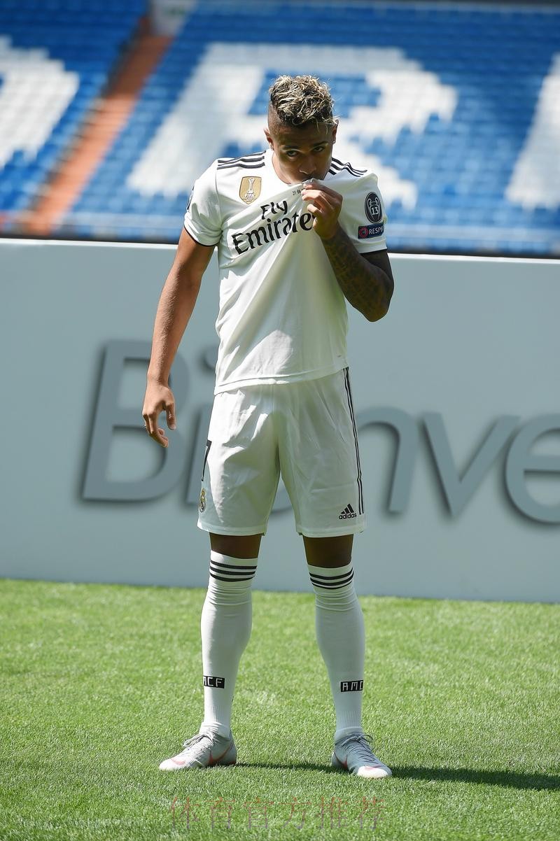 皇马官方：迪亚斯被球迷票选为队内2月最佳